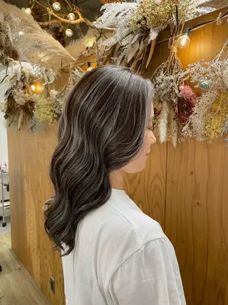 セミロング ︎🤎デザインカラー kayanoのヘアスタイル