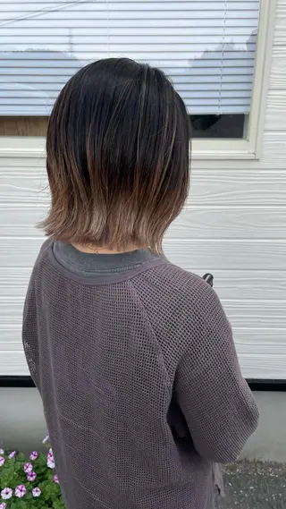 ミディアム ビヨウシツトリコ よねたにみなのヘアスタイル