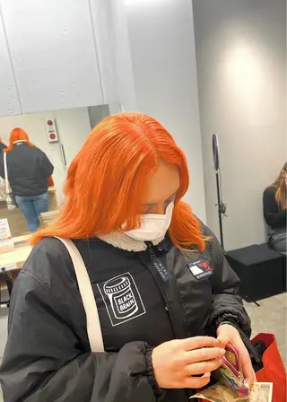 ロング カラー SALOWIN柏Suite所属・ブリーチ毛の縮毛矯正 ハイトーン/岡本智樹のヘアスタイル