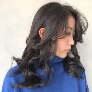 セミロング ORIKA 美容室のヘアスタイル