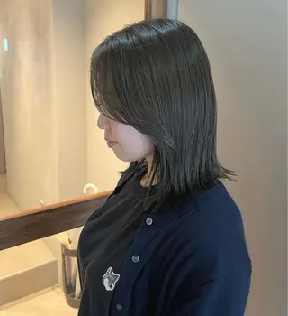 ミディアム カラー akane/ベージュ /オリーブ/ブラウンのヘアスタイル