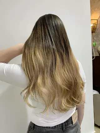 ロング カラー 近藤千翔🩵 髪質改善Periodのエステ・リラクイメージ