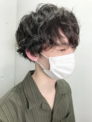 メンズ シンプル+αな デザインを 松崎陸のヘアスタイル