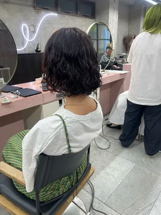 ミディアム 鈴木瑛里／ブロンド ベージュ／男女のヘアスタイル