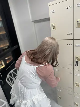 カラー ハイトーン/透明感 艶カラー/SAKI‎のヘアスタイル