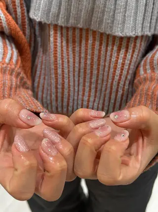 ネイル ꪆৎ平行アーチ ྀི ワカナの眉毛・アイブロウイメージ