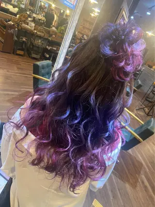 ロング カラー ヘアアレンジ ハイライト/インナー /ブリーチ/レイヤーのヘアスタイル