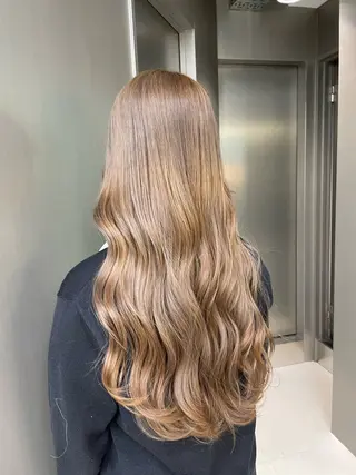 セミロング 🫧バレイヤージュ/ ハイトーン/ミズキのヘアスタイル