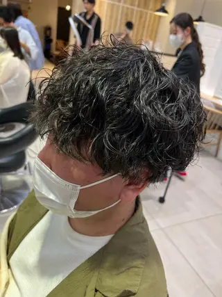 ショート メンズパーマ 岩成健志郎のヘアスタイル