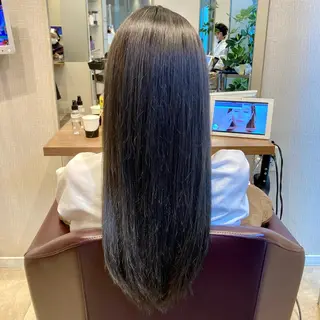 ロング 松岡 知のヘアスタイル