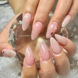 ネイル 爪屋所属・橋本 里香のネイルデザイン