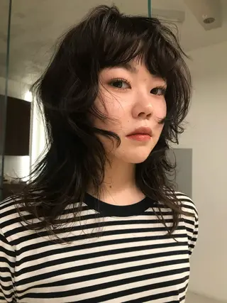 ミディアム hina KEEDAのヘアスタイル