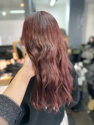 ロング 瀧下 唯のヘアスタイル