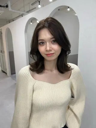 ミディアム 韓国レイヤー透明感 カラーヨウスケのヘアスタイル
