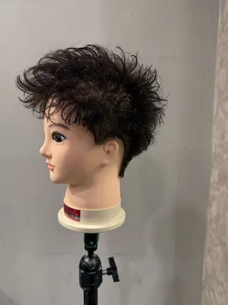 メンズ 本田 有里のヘアスタイル