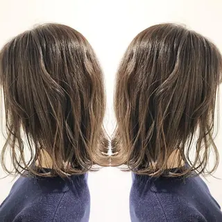 ミディアム カラー ショートヘア💫 ハイトーン西田拓馬のヘアスタイル