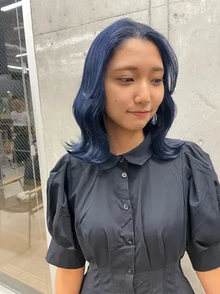 セミロング カラー SALOWIN池袋East店3F所属・インナーカラー 推し ブリーチ  髪質改善のヘアスタイル