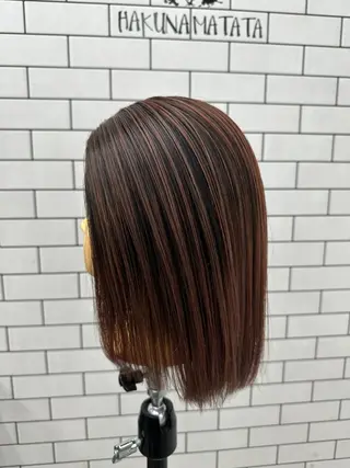 セミロング クイックカットプログレ所属・saki サキのヘアスタイル