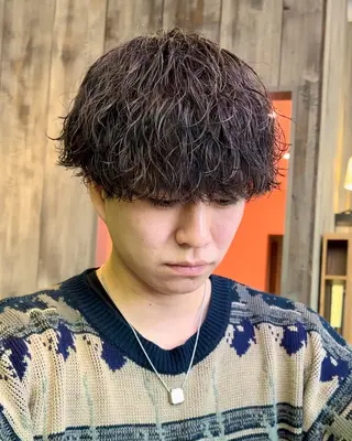 ショート パーマ メンズ 縦落ちパーマ 西條真治のヘアスタイル