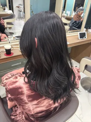 ロング カラー 小池 絢女のヘアスタイル