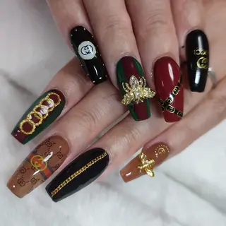 ネイル RUNWAY 　　の眉毛・アイブロウイメージ