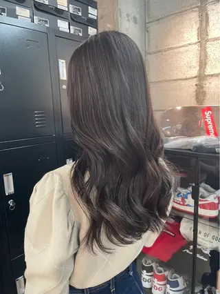 ロング 穴原 優紀のヘアスタイル
