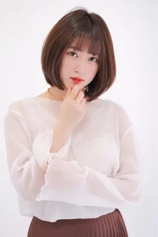 ショート 白髪ぼかしモデル募集 今村理央奈のヘアスタイル