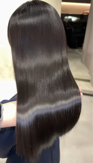 ロング L'EANE THE TOKYO所属・美顔形成カット｜青山 髪質改善｜三浦秀太郎のヘアスタイル