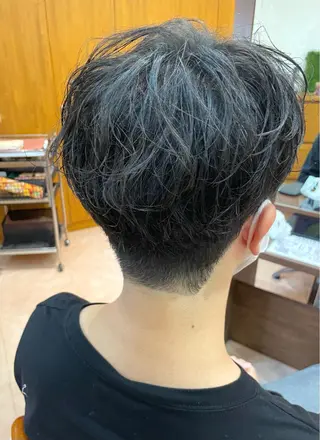 ショート パーマ メンズ Freez オオヤブ カホのヘアスタイル