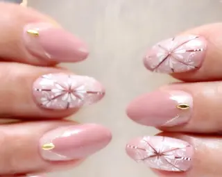 ネイル ママリンド　志村坂上店所属・しみ えんのネイルデザイン