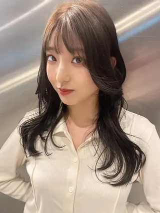 セミロング カラー AIRI layer cut hairのヘアスタイル