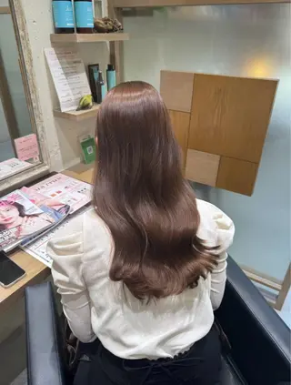 セミロング カラー レイヤー/顔周り/透 明感カラー/うる艶のヘアスタイル