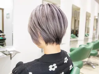 ショート カラー Re:ta Hair 飯田淳平のヘアスタイル