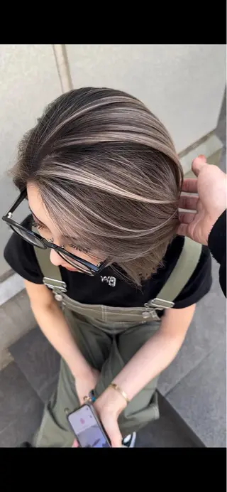 ショート カラー apollo yokohama所属・バレイヤージュ横浜 ハイライトのヘアスタイル