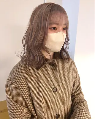 ミディアム カラー RAIMA ハイトーン/レイヤーのヘアスタイル