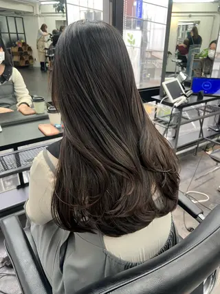 ロング レイヤーカット/透明 感カラー/aikaのヘアスタイル