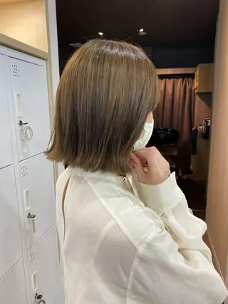 ミディアム カラー オリーブ/アッシュ やわらか透明感カラーのヘアスタイル