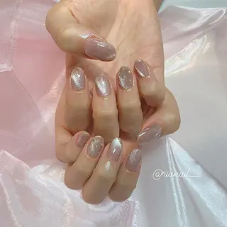 ネイル 𝘙𝘪𝘰𝘯𝘢 ...🕯🤍のネイルデザイン