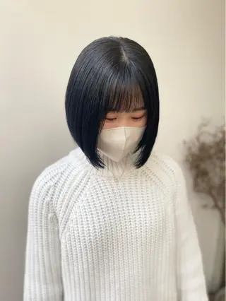 ショート カラー オリーブ/アッシュ やわらか透明感カラーのヘアスタイル