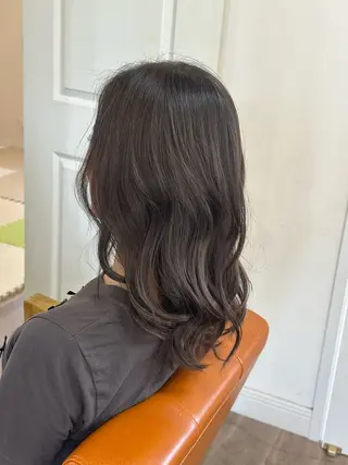 ロング カラー rebloom所属・山之内匠/艶カラー/ ハイトーン/ブリーチのヘアスタイル