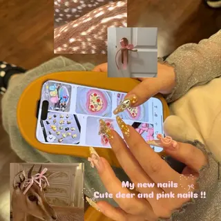 ネイル 𝙉𝙖𝙤🍓꒦꒷ Y2K / 韓国風のネイルデザイン