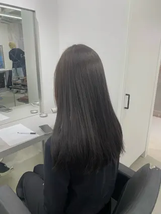 カラー towa / EIGHTのヘアスタイル