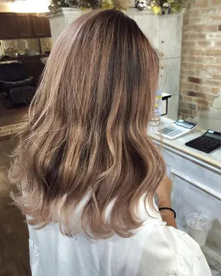 ミディアム カラー ヘアアレンジ 遠藤 拓馬のヘアスタイル