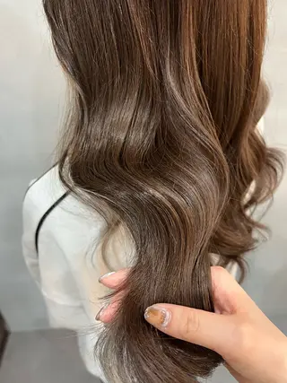 セミロング カラー ルプラボウ 尾関　唯那のヘアスタイル