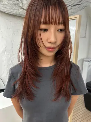 セミロング カラー hen所属・心斎橋/レイヤー/ ブリーチ/モエのヘアスタイル