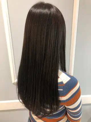ロング カラー 岩崎 裕司のヘアスタイル
