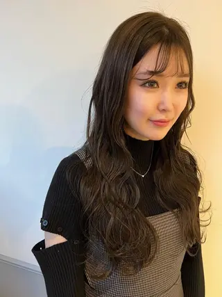 ロング レイヤーカット/ 透明感カラー レイのヘアスタイル