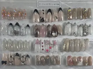 ネイル ❤️💛🩵京橋 痛ネイル⭐️3Dのネイルデザイン