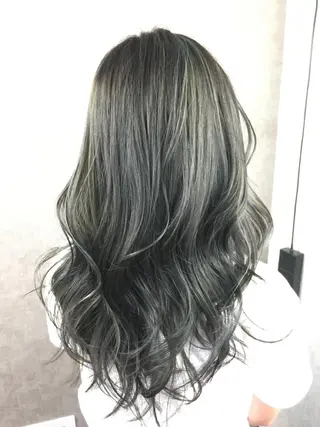 ロング カラー ツイストスパイラル パーマ🟡KYOUのヘアスタイル