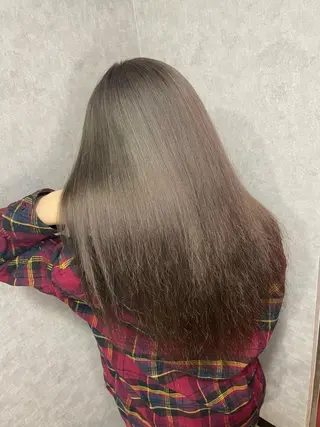 ロング カラー 工藤 綾華のヘアスタイル